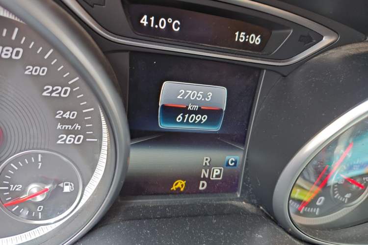 Used Mercedes-Benz GLA 2017 GLA 200 Sport Edition Odometer Close Up