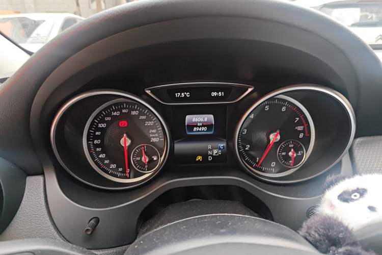 Used Mercedes-Benz GLA 2017 GLA 200 Sport Edition Odometer Close Up
