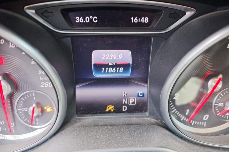 Used Mercedes-Benz GLA 2017 GLA 200 Fashion Model Odometer Close Up