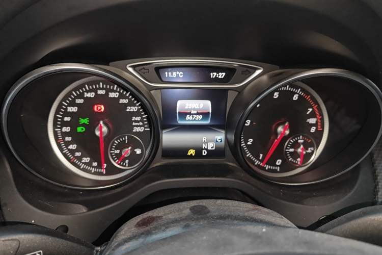 Used Mercedes-Benz GLA 2017 GLA 200 Fashion Model Odometer Close Up