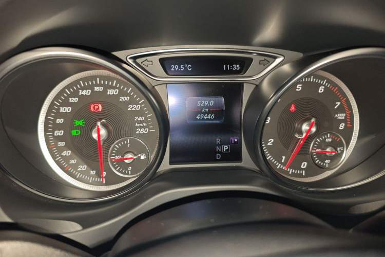 Used Mercedes-Benz GLA 2017 GLA 200 Fashion Model Odometer Close Up