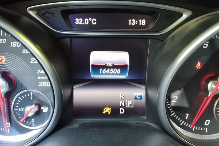 Used Mercedes-Benz GLA 2017 GLA 200 Sport Edition Odometer Close Up