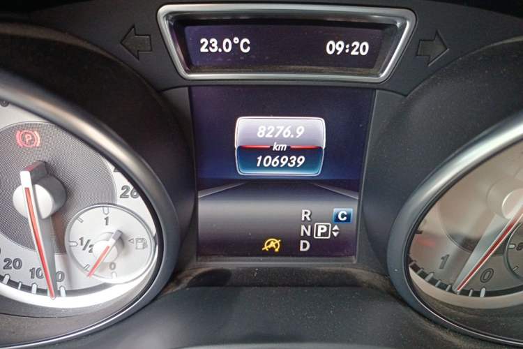 Used Mercedes-Benz GLA 2017 GLA 200 Sport Edition Odometer Close Up