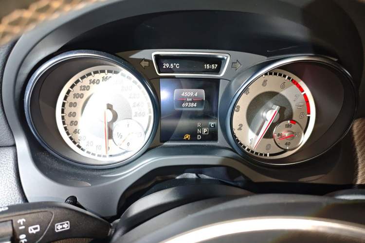Used Mercedes-Benz GLA 2017 GLA 200 Sport Edition Odometer Close Up