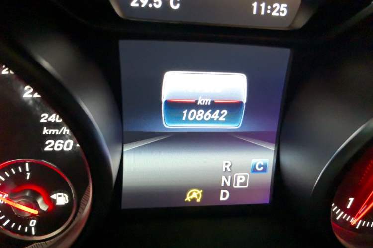 Used Mercedes-Benz GLA 2017 GLA 200 Fashion Model Odometer Close Up
