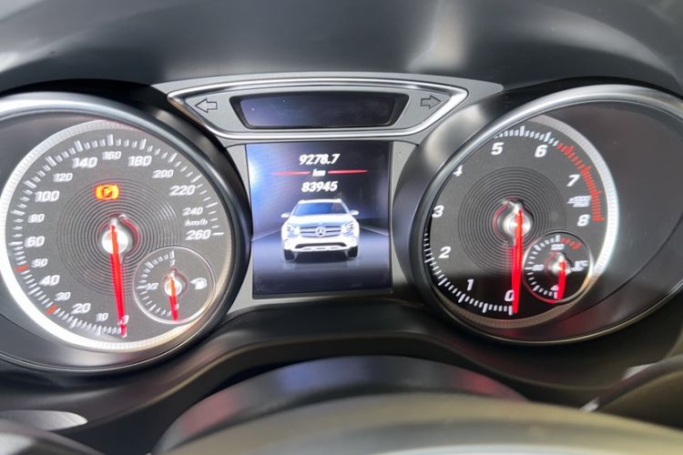 Used Mercedes-Benz GLA 2017 GLA 200 Fashion Model Odometer Close Up