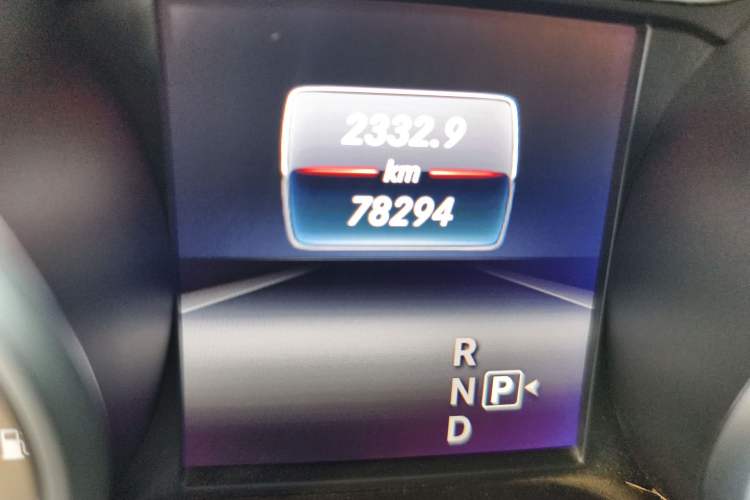 Used Mercedes-Benz GLA 2017 GLA 200 Sport Edition Odometer Close Up