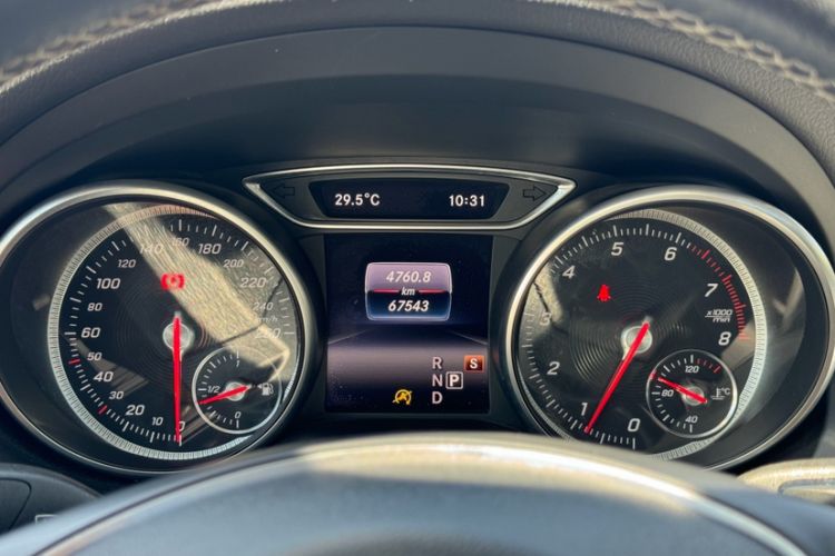 Used Mercedes-Benz GLA 2017 GLA 200 Sport Edition Odometer Close Up