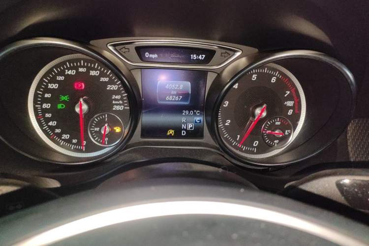 Used Mercedes-Benz GLA 2017 GLA 200 Sport Edition Odometer Close Up