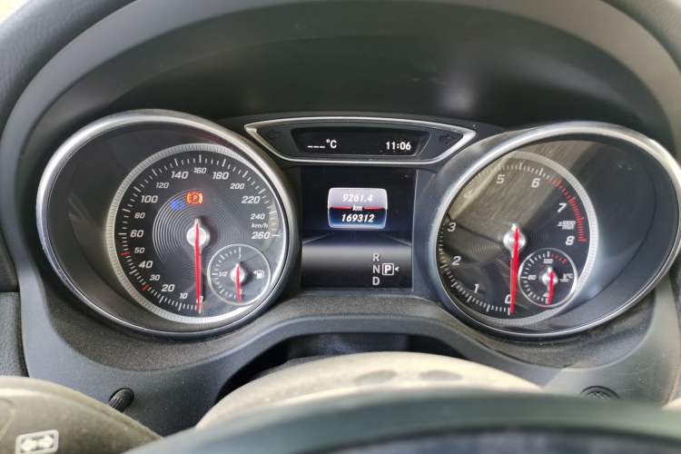 Used Mercedes-Benz GLA 2017 GLA 200 Sport Edition Odometer Close Up