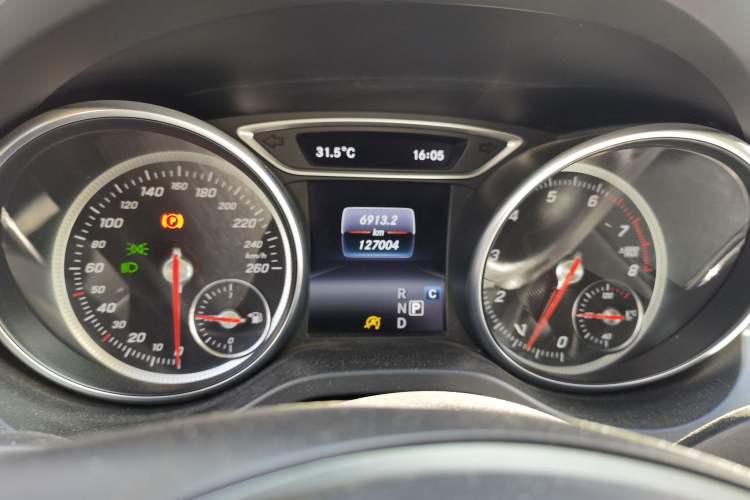 Used Mercedes-Benz GLA 2017 GLA 200 Sport Edition Odometer Close Up