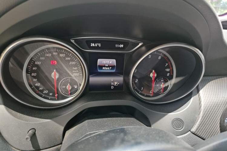 Used Mercedes-Benz GLA 2017 GLA 200 Sport Edition Odometer Close Up