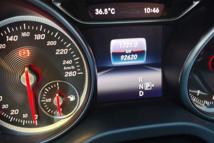 Used Mercedes-Benz GLA 2017 GLA 220 4MATIC Fashion Model Odometer Close Up