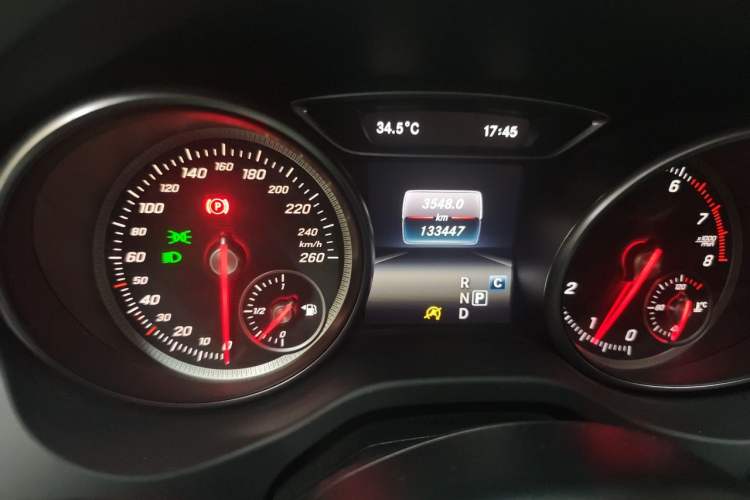 Used Mercedes-Benz GLA 2017 GLA 200 Sport Edition Odometer Close Up