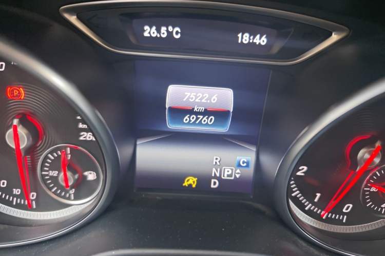 Used Mercedes-Benz GLA 2017 GLA 200 Sport Edition Odometer Close Up