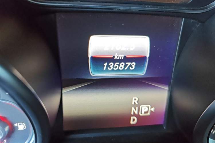 Used Mercedes-Benz GLA 2017 GLA 220 4MATIC Fashion Model Odometer Close Up