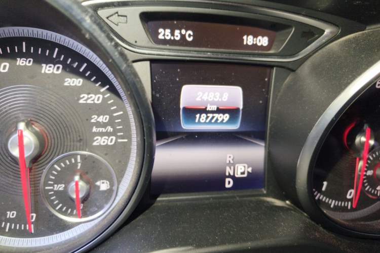 Used Mercedes-Benz GLA 2017 GLA 200 Fashion Model Odometer Close Up
