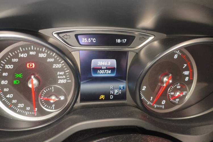 Used Mercedes-Benz GLA 2017 GLA 200 Sport Edition Odometer Close Up