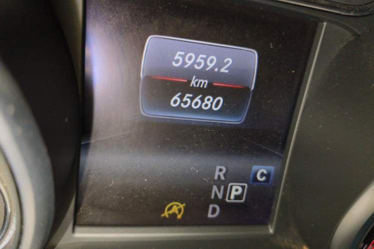 Used Mercedes-Benz GLA 2017 GLA 220 4MATIC Fashion Model Odometer Close Up