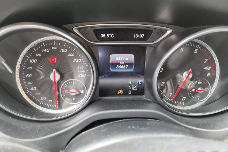 Used Mercedes-Benz GLA 2017 GLA 200 Sport Edition Odometer Close Up