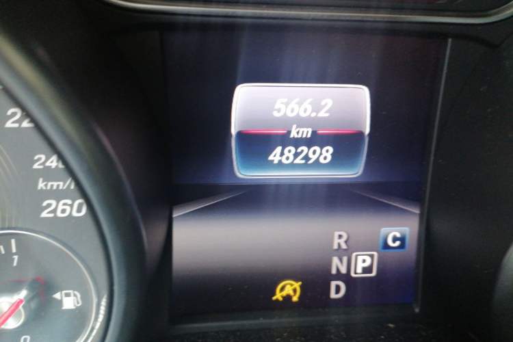 Used Mercedes-Benz GLA 2017 GLA 200 Sport Edition Odometer Close Up