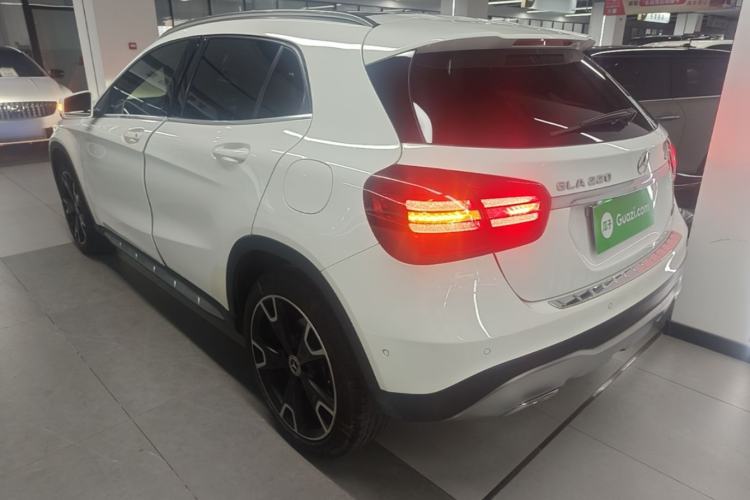 Used Mercedes-Benz GLA 2017 GLA 220 4MATIC Fashion Model Rear Left 45 Deg