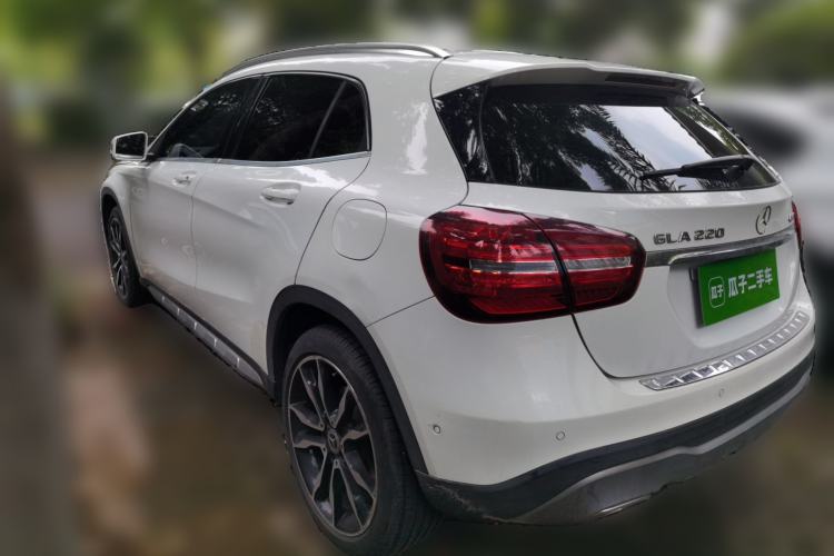 Used Mercedes-Benz GLA 2017 GLA 220 4MATIC Luxury Model Rear Left 45 Deg