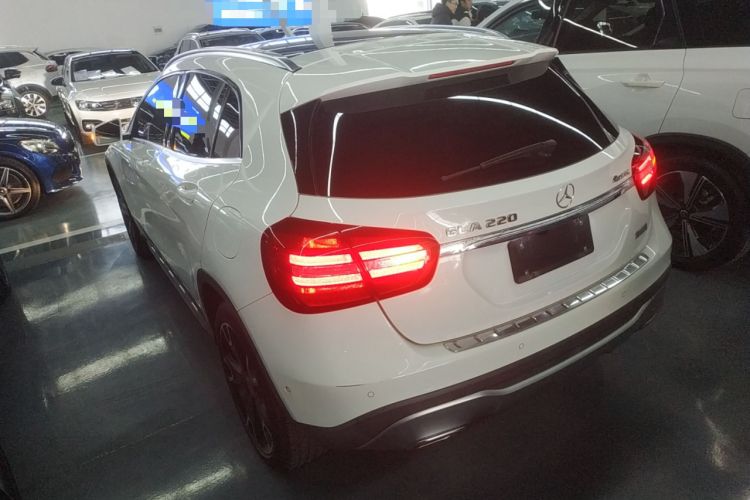 Used Mercedes-Benz GLA 2017 GLA 220 4MATIC Fashion Model Rear Left 45 Deg