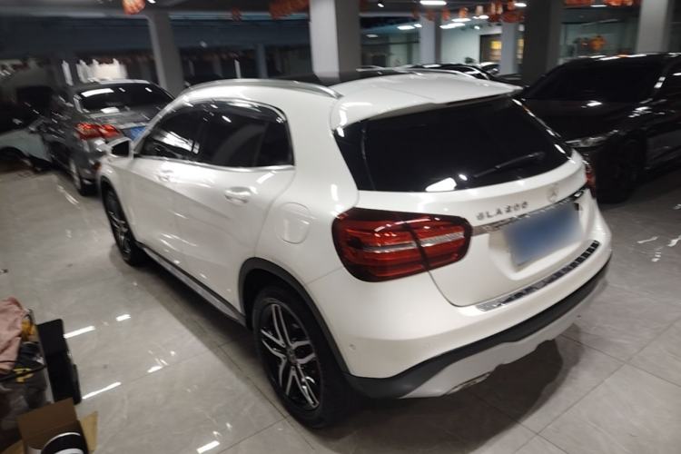 Used Mercedes-Benz GLA 2017 GLA 200 Fashion Model Rear Left 45 Deg