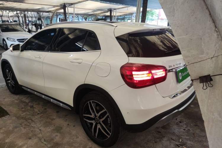 Used Mercedes-Benz GLA 2017 GLA 200 Fashion Model Rear Left 45 Deg