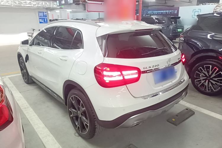 Used Mercedes-Benz GLA 2017 GLA 220 4MATIC Fashion Model Rear Left 45 Deg
