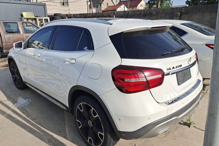 Used Mercedes-Benz GLA 2017 GLA 220 4MATIC Fashion Model Rear Left 45 Deg