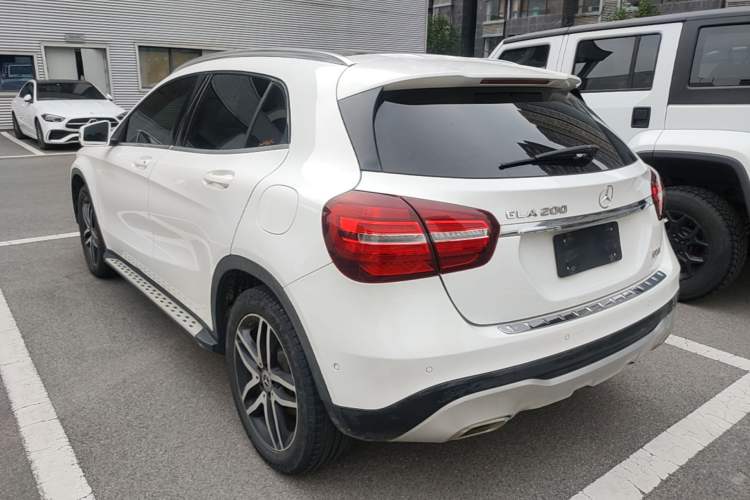 Used Mercedes-Benz GLA 2017 GLA 200 Fashion Model Rear Left 45 Deg