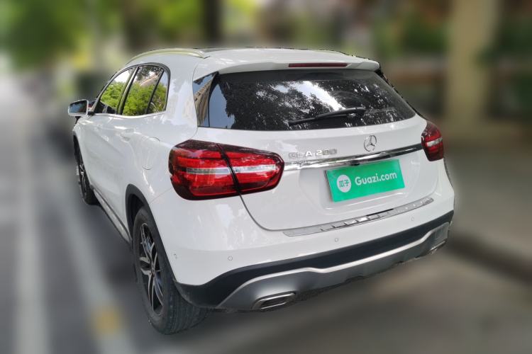 Used Mercedes-Benz GLA 2017 GLA 200 Fashion Model Rear Left 45 Deg