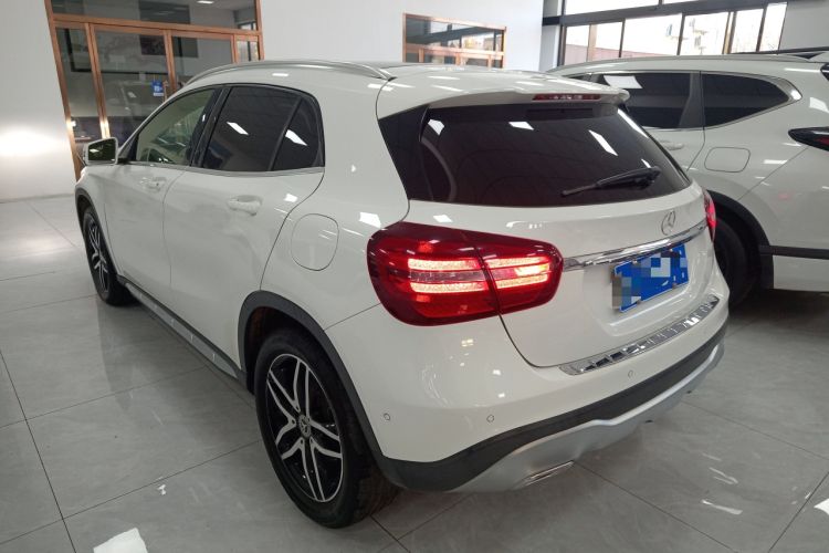 Used Mercedes-Benz GLA 2017 GLA 200 Fashion Model Rear Left 45 Deg