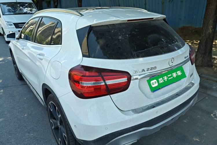 Used Mercedes-Benz GLA 2017 GLA 220 4MATIC Fashion Model Rear Left 45 Deg