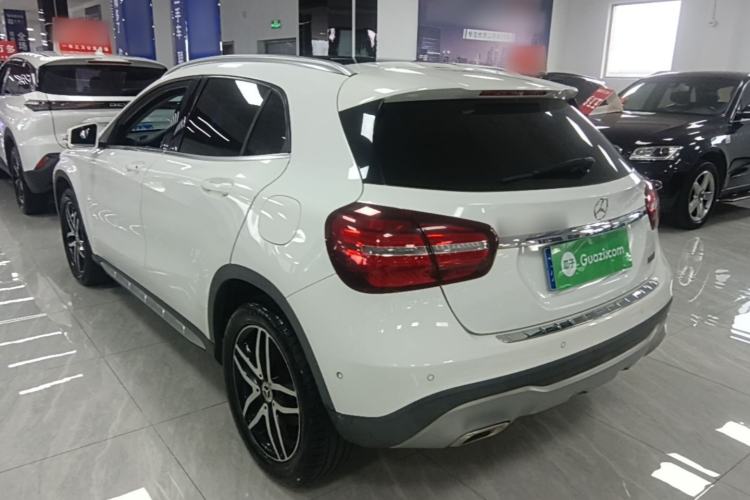 Used Mercedes-Benz GLA 2017 GLA 200 Fashion Model Rear Left 45 Deg