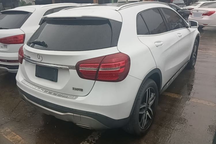Used Mercedes-Benz GLA 2017 GLA 200 Fashion Model Rear Right 45 Deg