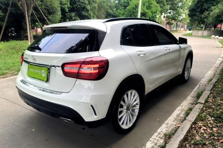 Used Mercedes-Benz GLA 2017 GLA 200 Fashion Model Rear Right 45 Deg
