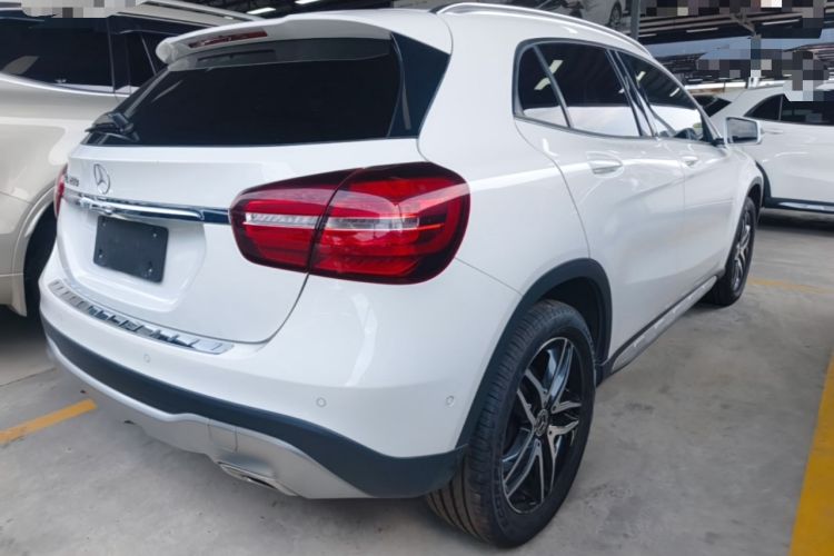 Used Mercedes-Benz GLA 2017 GLA 200 Fashion Model Rear Right 45 Deg