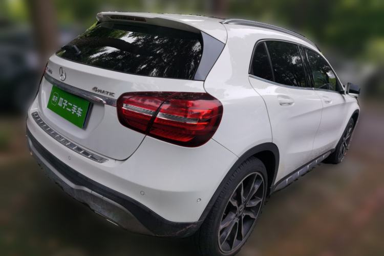 Used Mercedes-Benz GLA 2017 GLA 220 4MATIC Luxury Model Rear Right 45 Deg