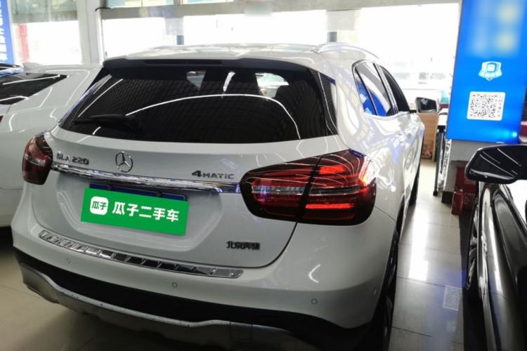 Used Mercedes-Benz GLA 2017 GLA 220 4MATIC Fashion Model Rear Right 45 Deg