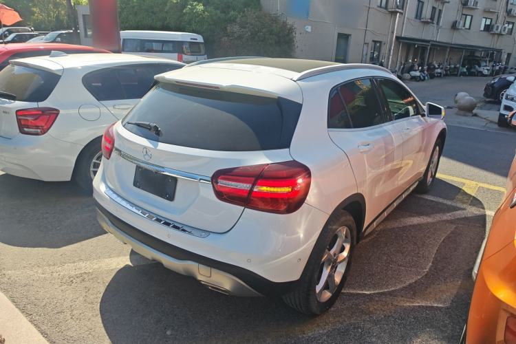 Used Mercedes-Benz GLA 2017 GLA 200 Sport Edition Rear Right 45 Deg