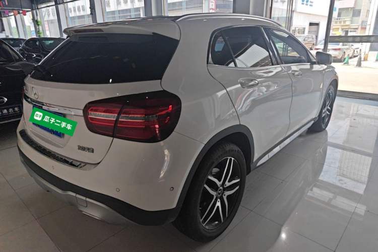 Used Mercedes-Benz GLA 2017 GLA 200 Fashion Model Rear Right 45 Deg