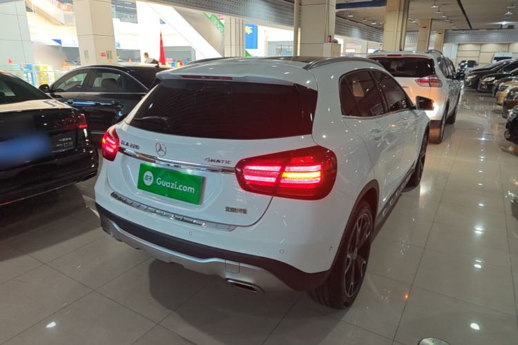 Used Mercedes-Benz GLA 2017 GLA 220 4MATIC Fashion Model Rear Right 45 Deg