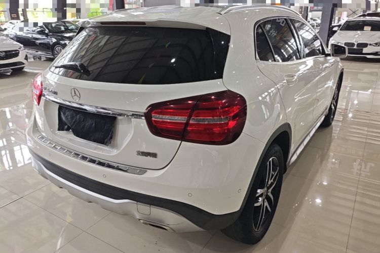Used Mercedes-Benz GLA 2017 GLA 200 Fashion Model Rear Right 45 Deg