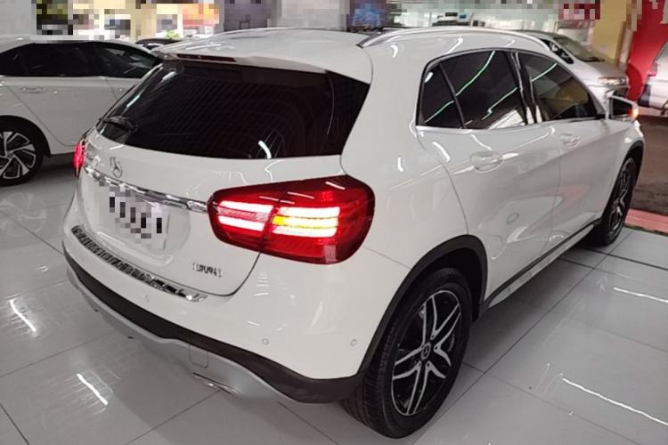Used Mercedes-Benz GLA 2017 GLA 200 Fashion Model Rear Right 45 Deg