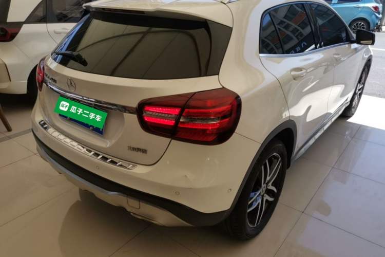 Used Mercedes-Benz GLA 2017 GLA 200 Fashion Model Rear Right 45 Deg
