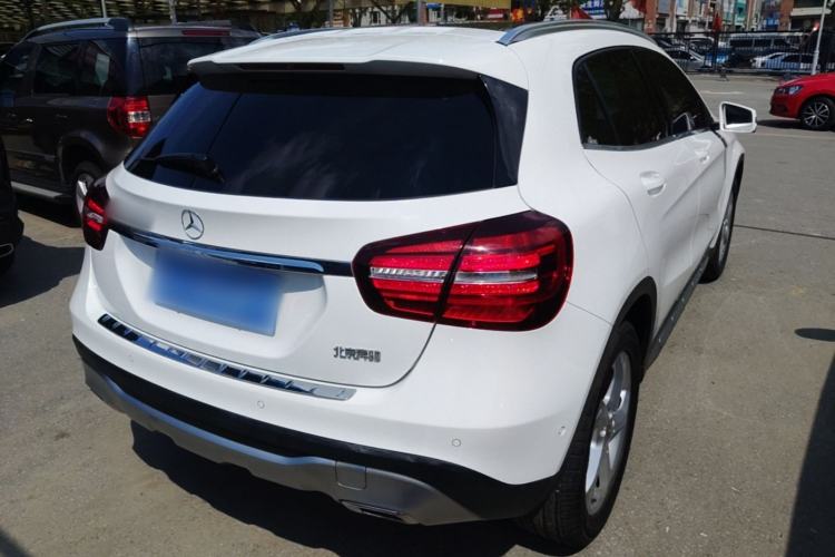 Used Mercedes-Benz GLA 2017 GLA 200 Sport Edition Rear Right 45 Deg