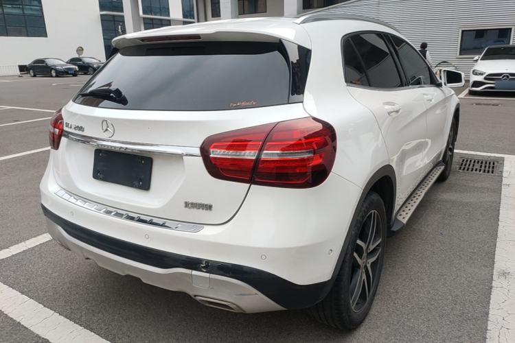 Used Mercedes-Benz GLA 2017 GLA 200 Fashion Model Rear Right 45 Deg